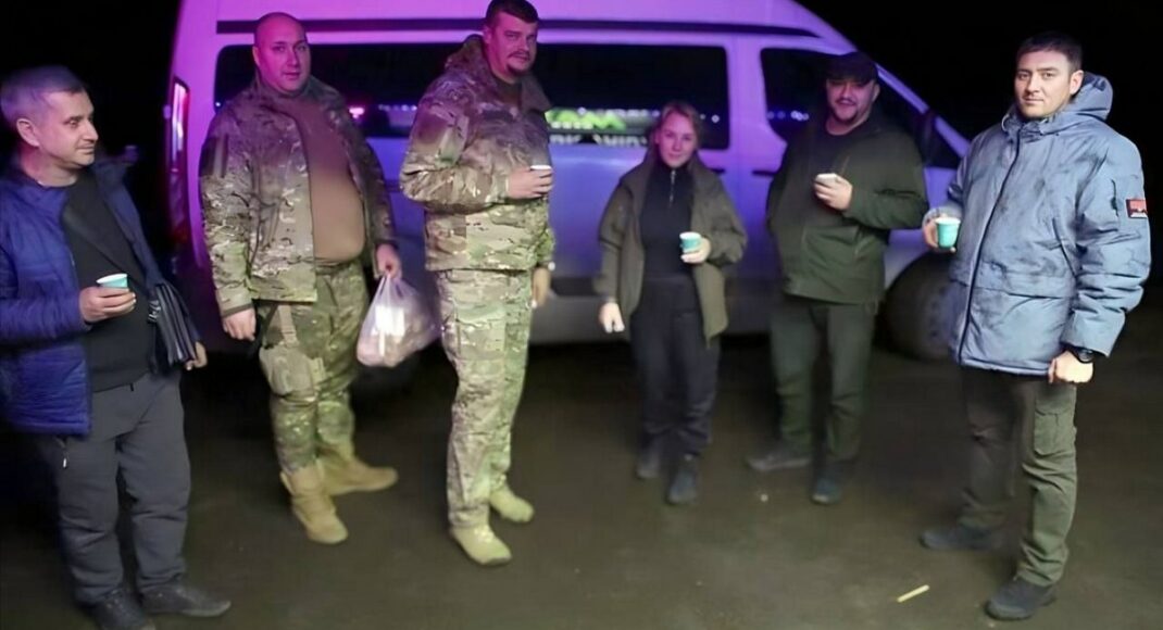 Глава Луганской ОВА с волонтерами в Славянске обсудили создание хаба для поддержки ВПЛ
