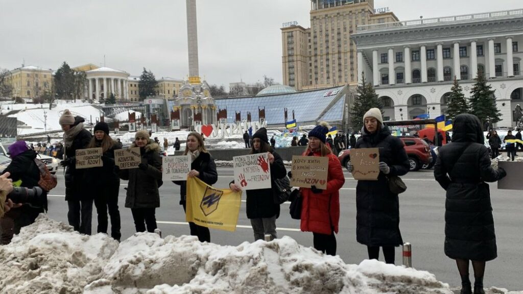 У Києві родичі полонених захисників "Азовсталі"провели акцію "Free Azov"