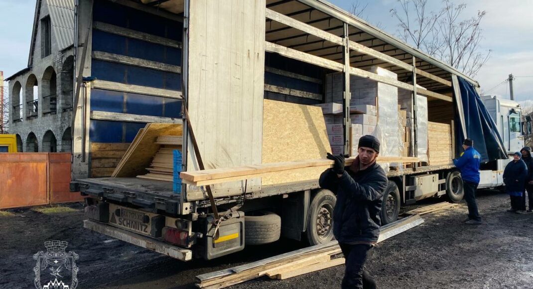 Датский Совет по делам беженцев поддержал пострадавших от обстрела в Покровске строительными материалами