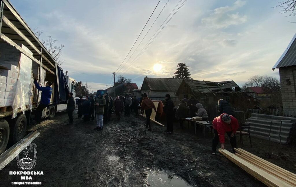 Данська Рада у справах біженців підтримала постраждалих від обстрілу у Покровську будівельними матеріалами