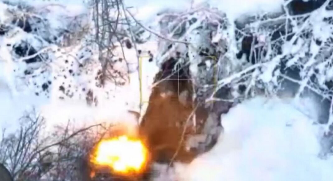 На Купʼянському напрямку українські військові знищили ворожий бліндаж (відео)