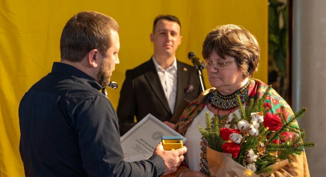 Волонтерку из Краматорска наградили знаком отличия Президента Украины "Золотое Сердце"