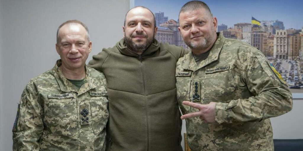 Міністр оборони Умєров та Залужний відвідали позиції воїнів на східному напрямку (фото)