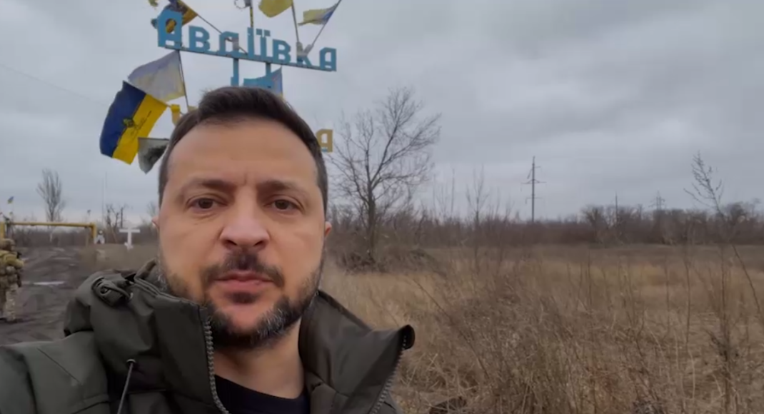 Зеленский посетил передовые военные позиции в Авдеевке (видео)