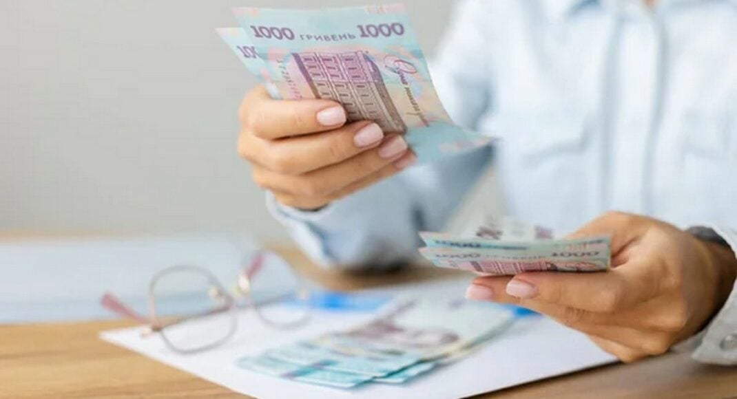 На выплаты ВПЛ в феврале государство направило более 5,8 миллиарда гривен