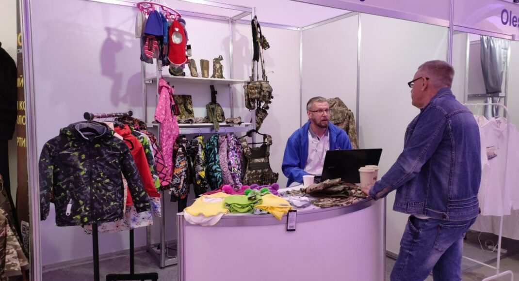 Предприниматель из Луганщины в Днепре развивает швейное производство благодаря полученному гранту