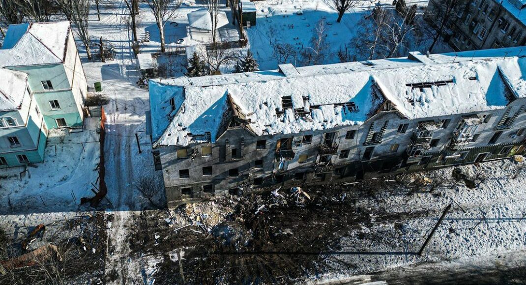 Ворог обстрілював промислову зону і житлові  райони Курахового на Донеччині (фото, відео)