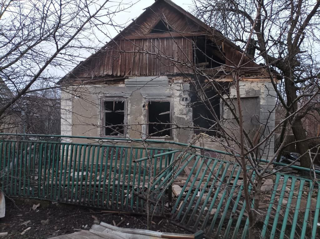Внаслідок ворожого обстрілу Курахового 1 людина загинула і 1 — поранено