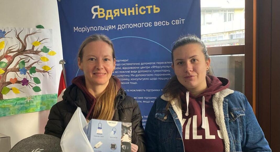 В Одессе благодаря UNHCR Ukraine мариупольцы получают необходимые в зимний период вещи (фото)