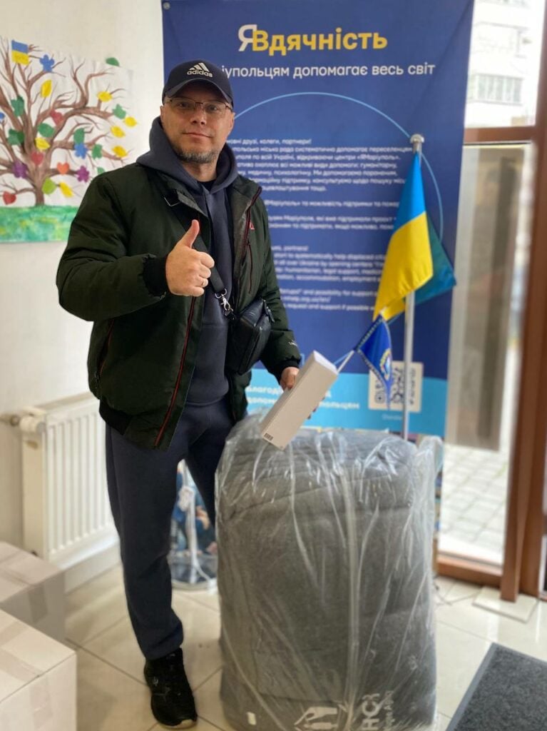 В Одесі завдяки UNHCR Ukraine маріупольці отримують необхідні в зимовий період речі (фото)