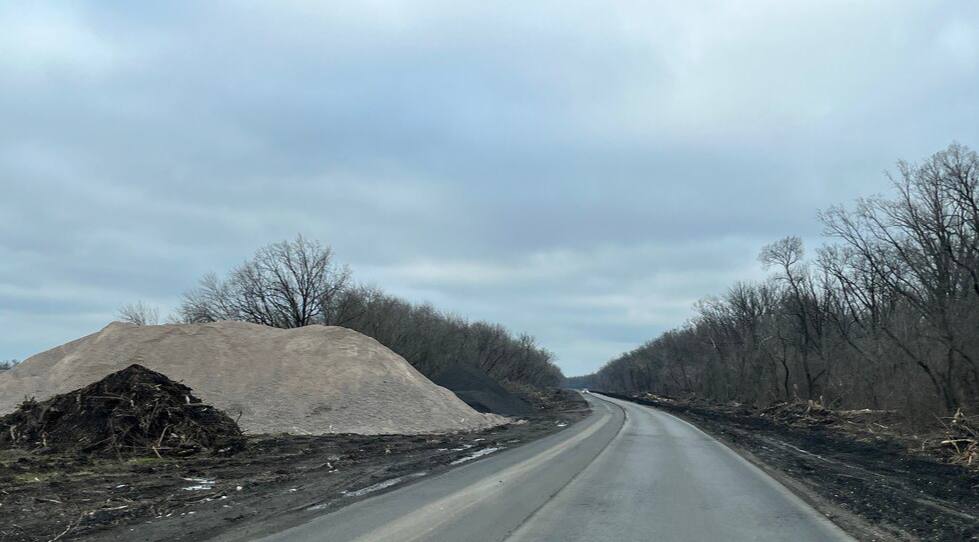 На окупованій Донеччині використали тонни "будівельного сміття" з Маріуполя