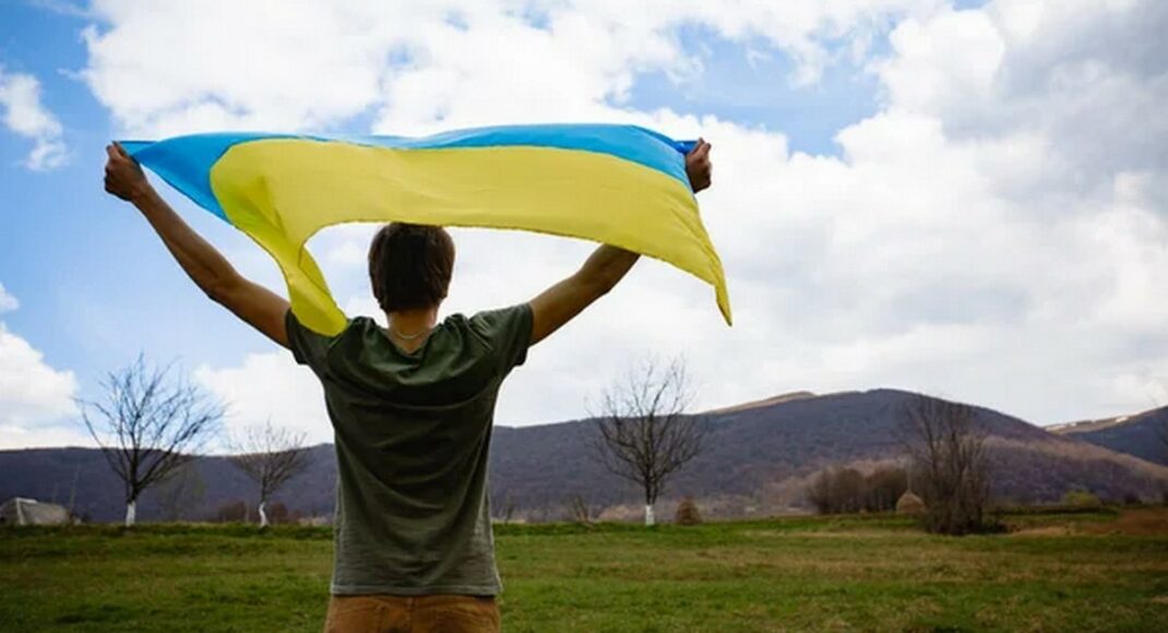 В Украину вернули юношу, которого захватчики вывезли из временно оккупированного Мариуполя под Москву