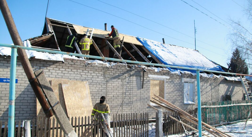 У Мирноградській громаді на Донеччині триває відновлення будинків після обстрілу 6 січня