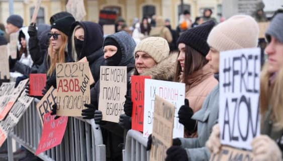 У Києві провели акцію "Free Azov", аби нагадати про полонених захисників
