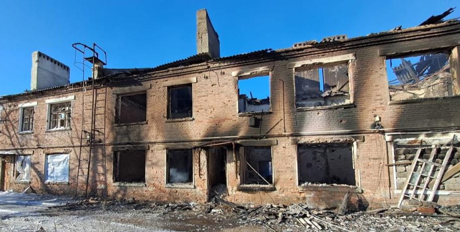 В Мирнограде оккупанты повредили отель и 3 дома: что известно об атаках рф на Донетчину