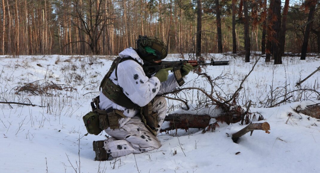 В Серебрянском лесу бойцы Теробороны уничтожили россиян, которые шли на штурм (ВИДЕО)
