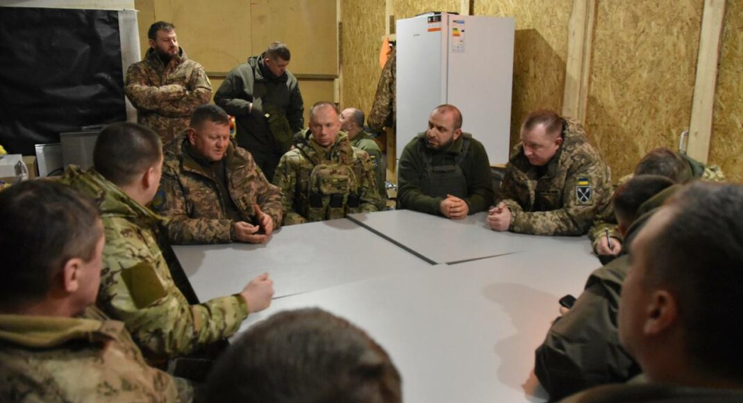 Залужный и Умеров посетили позиции Сил обороны в районе Купянска