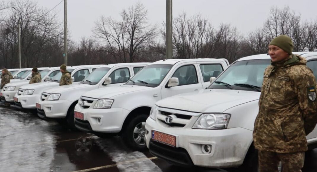 10 автомобилей от Бахмутской громады получили военные, которые несут службу в Донецкой области
