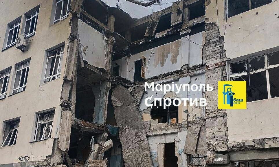 В разрушенном Доме связи, что в оккупированном Мариуполе, произошел пожар