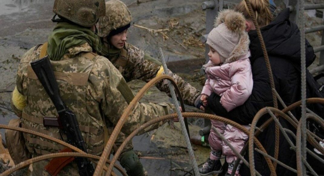 Из Марьинской, Очеретинской и Угледарской громад уже эвакуировали всех детей, — Филашкин