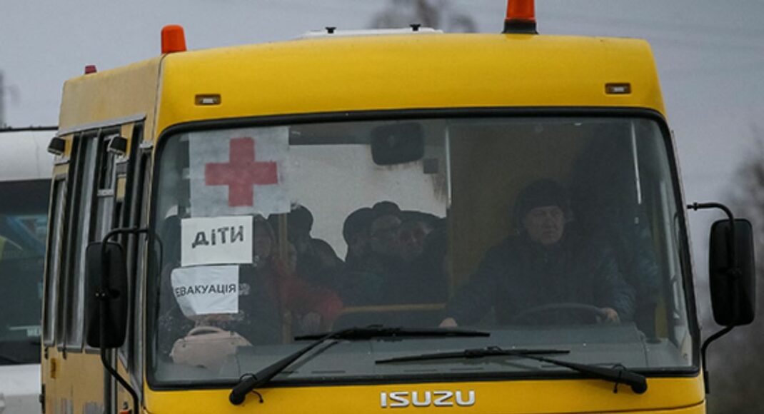 Як виїхати з окупації: про що питають на гарячій лінії Східного Варіанта