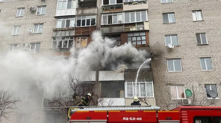 У багатоквартирному будинку окупованого Сєвєродонецька сталася пожежа