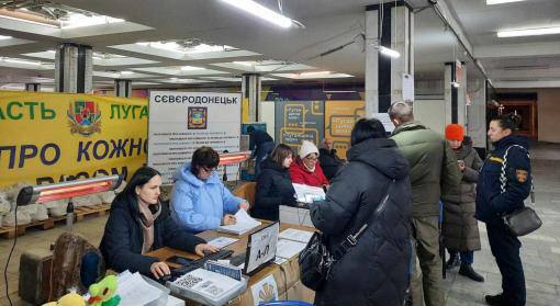 На этой неделе ВПЛ из Луганской области в Днепре получили почти 500 продуктовых наборов
