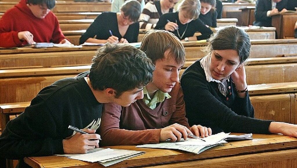 Росіяни на ТОТ до "дня студента" проводять пропагандистські лекції серед студентів