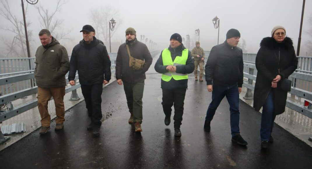 У Святогірську завершується відновлення мосту через Сіверській Донець