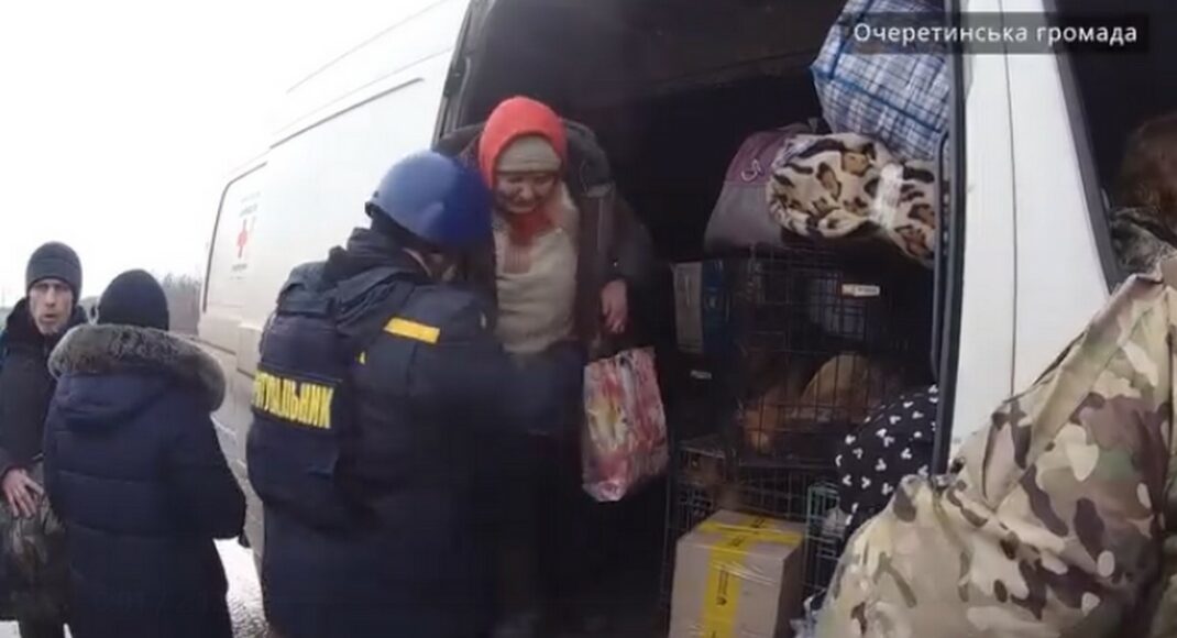 Рятувальники продовжують евакуацію населення з Авдіївського напрямку (відео)