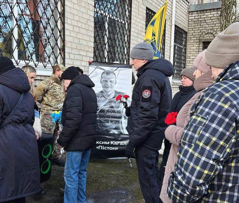 У Кременчуці відкрили меморіальну дошку азовцю Максиму Кагалу, який загинув у Маріуполі (фото)