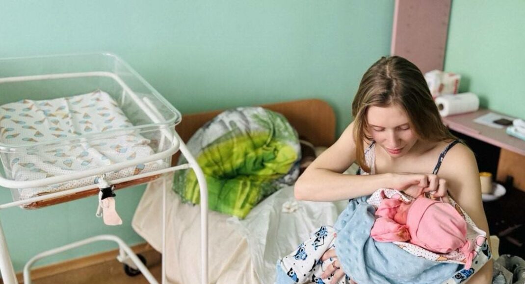 В единственном в Донецкой области перинатальном центре созданы современные условия для выхаживания новорожденных (фото)