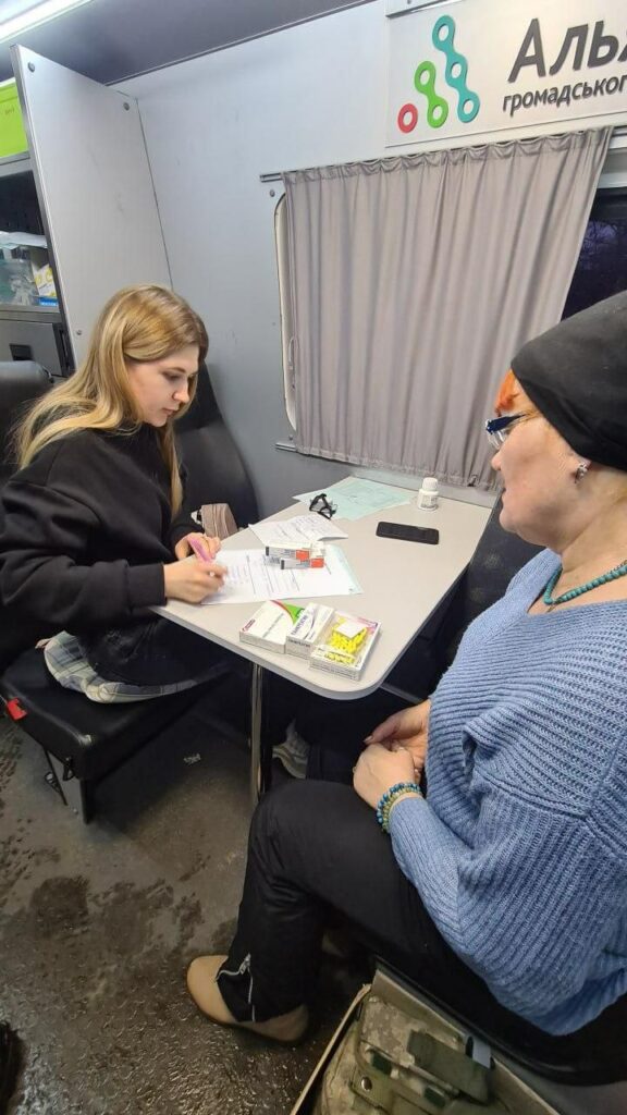 Проєкт "Мобільні клініки" втілюють на Донеччині (фото)