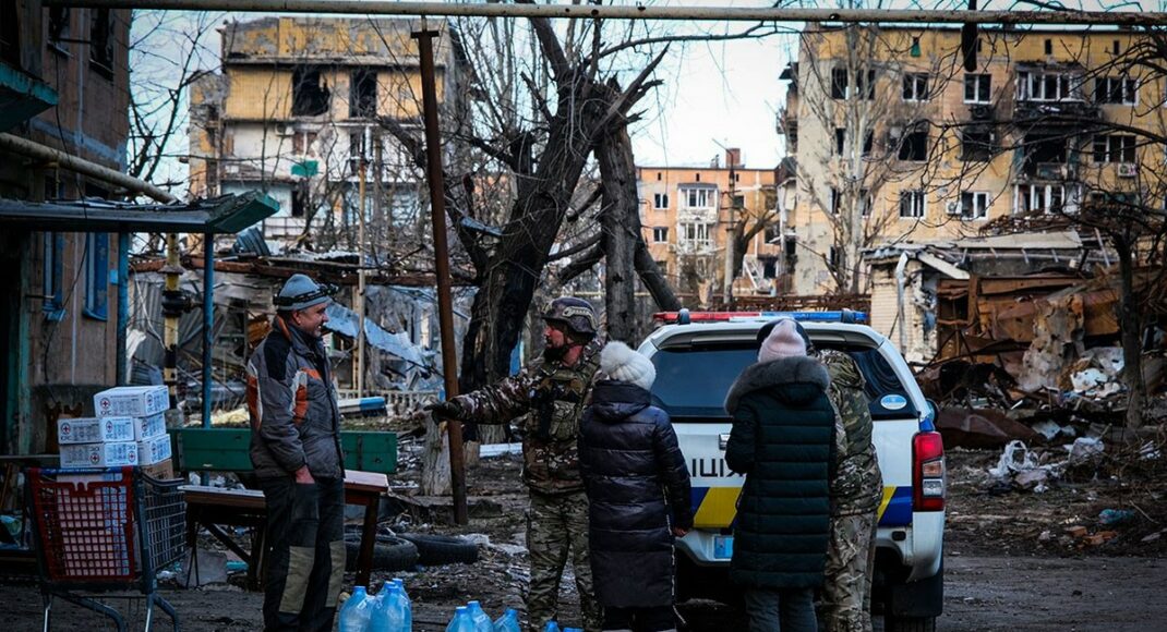 В разбитом вражескими обстрелами Угледаре Донецкой области остаются 111 гражданских (репортаж)
