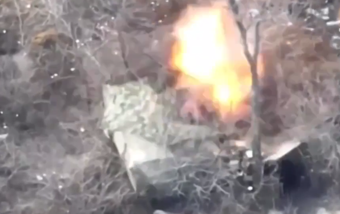 Українські дрони атакували ворожий склад і загарбників на Донеччині (відео)