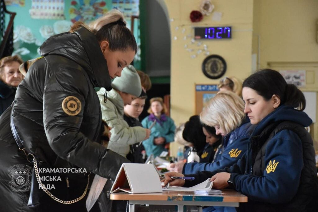 У Краматорську діти отримали комплекти теплого одягу від UNICEF та USAID (фото)