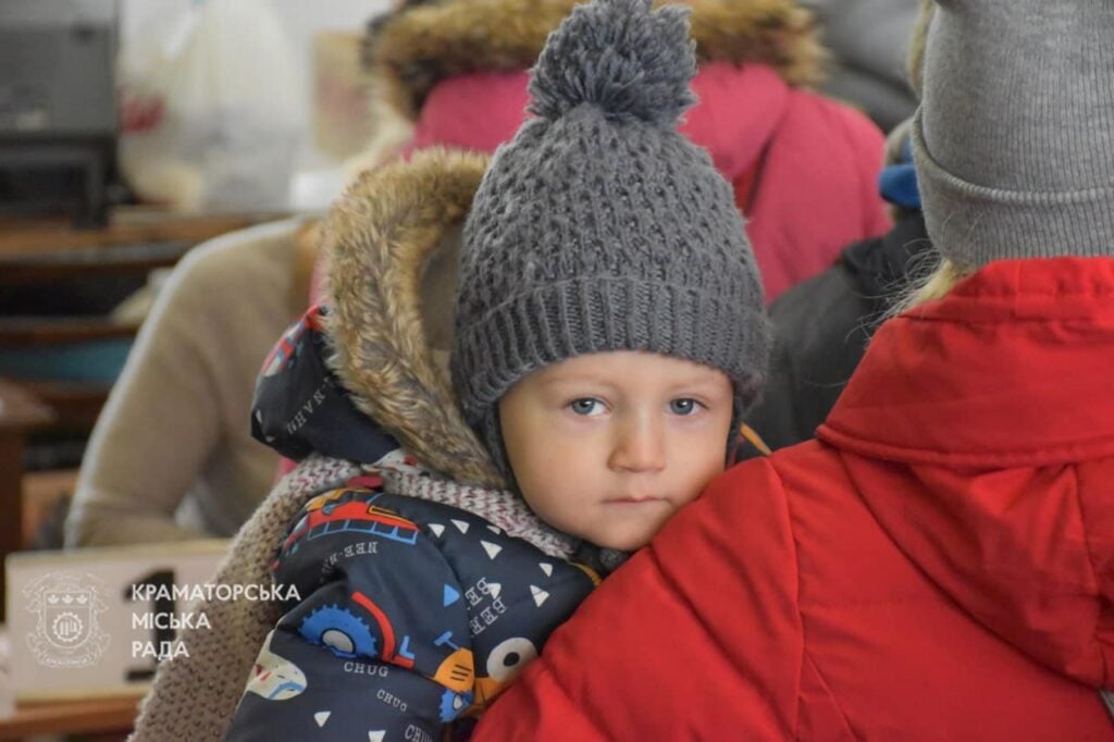 У Краматорську діти отримали комплекти теплого одягу від UNICEF та USAID (фото)