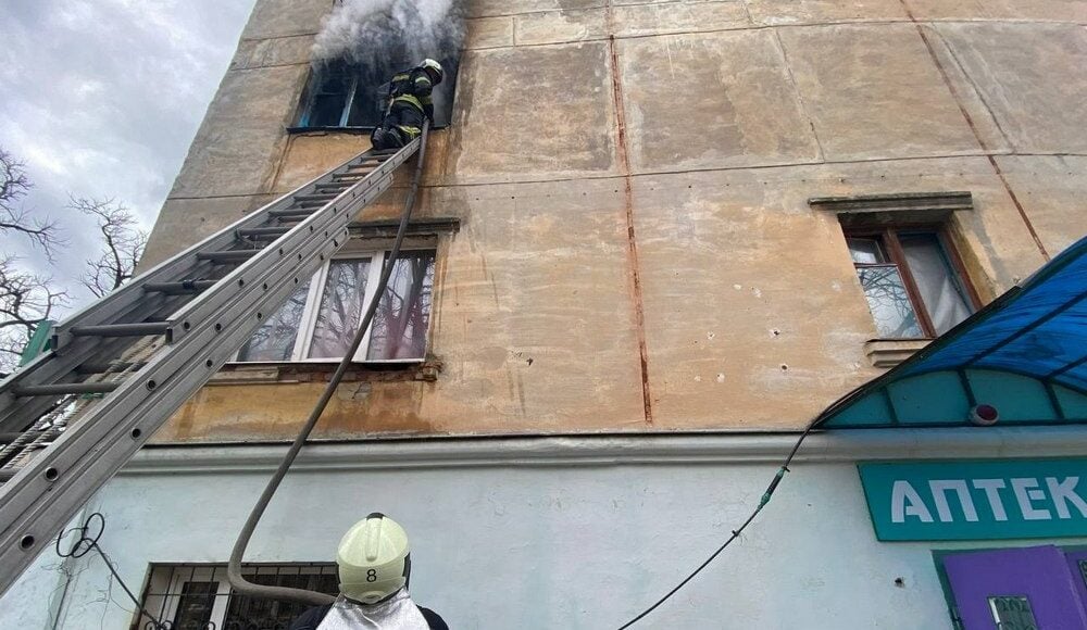 У Краматорському районі з пожежі у 5-поверховому будинку надзвичайники врятували 2 чоловіків