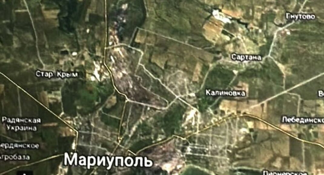 Андрющенко показал кадры сбитого российского самолета под Мариуполем (видео)