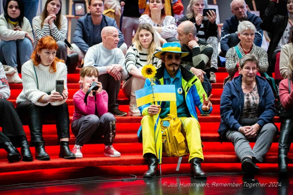 На виставці у Нідерландах показали незламний Маріуполь (фото)