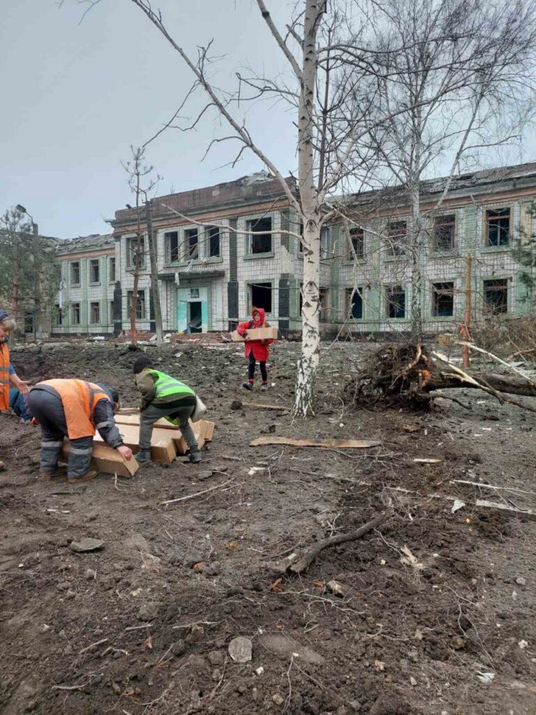 У Селидовому продовжують ліквідовувати наслідки нічних атак російських військ (фото)