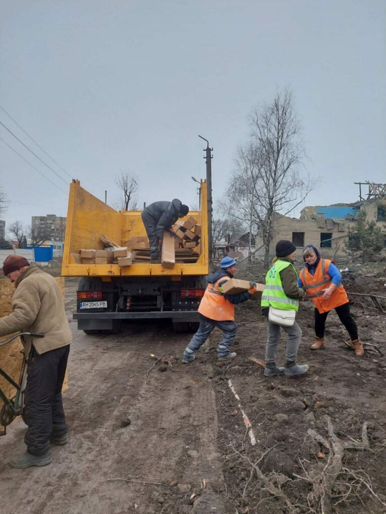 У Селидовому продовжують ліквідовувати наслідки нічних атак російських військ (фото)