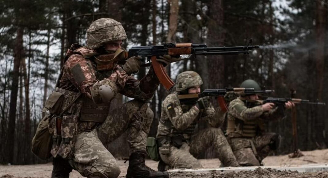 На Авдіївському напрямку українські захисники відбили 15 атак ворога