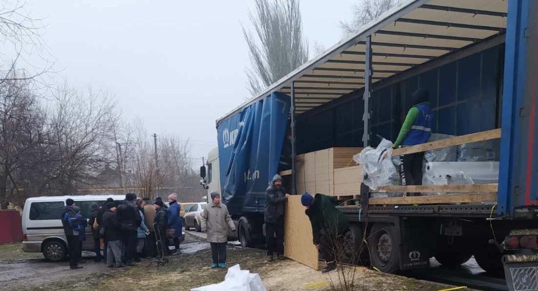 "Ангелы спасения" привезли в Мирноград гуманитарную помощь