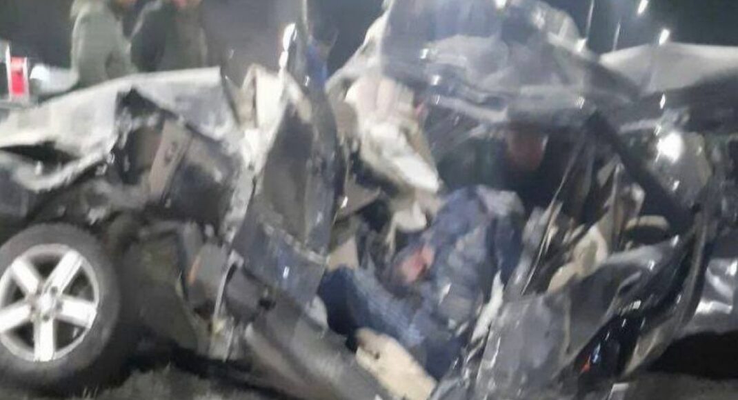 В оккупированном Мариуполе военные рф протаранили легковушку: водитель погиб