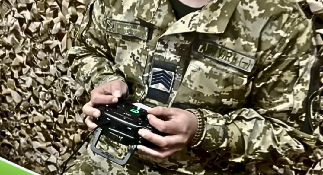 На базе Донецкого пограничного отряда началась подготовка операторов FPV-дронов (видео)