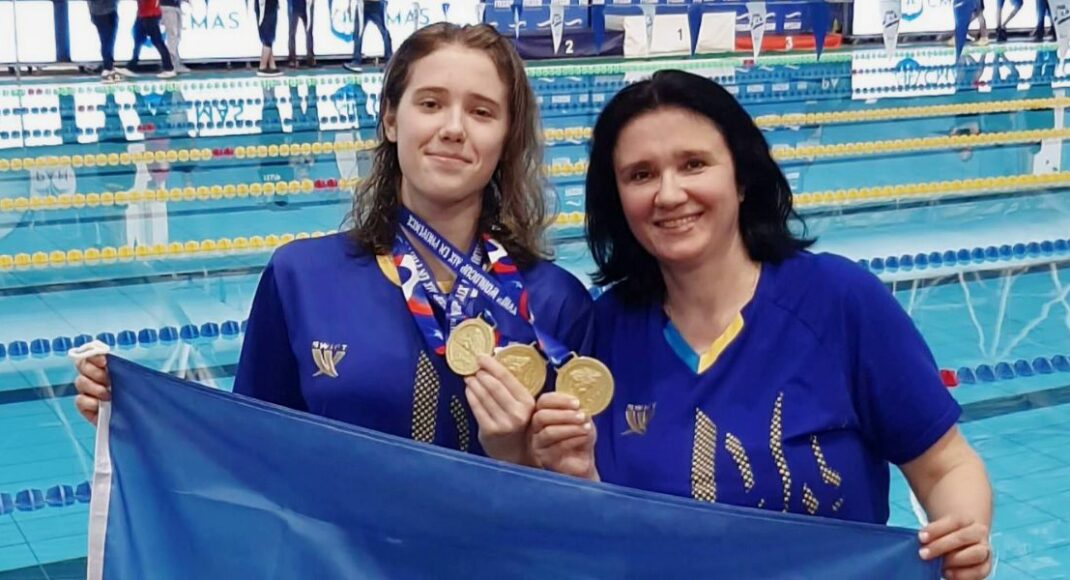 Плавчиня з Донеччини здобула три «золоті» медалі на етапі Кубка світу з підводного спорту у Франції (фото)