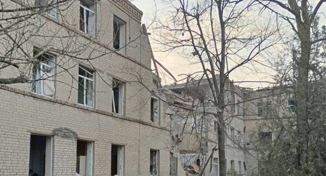 Прокуратура показала последствия ночных российских ударов по Селидово (фото, видео)