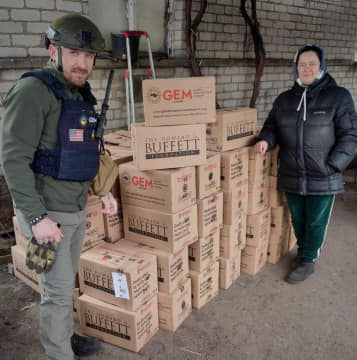 Мешканцям Часового Яру на Донеччині міжнародники доставили генератори (фото)