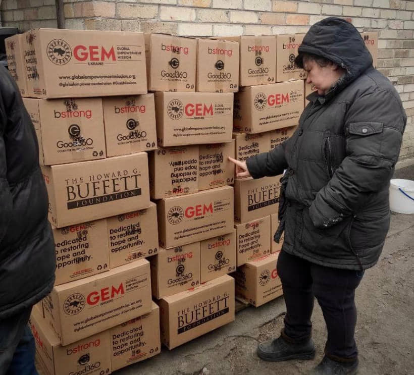 Мешканцям Часового Яру на Донеччині міжнародники доставили генератори (фото)